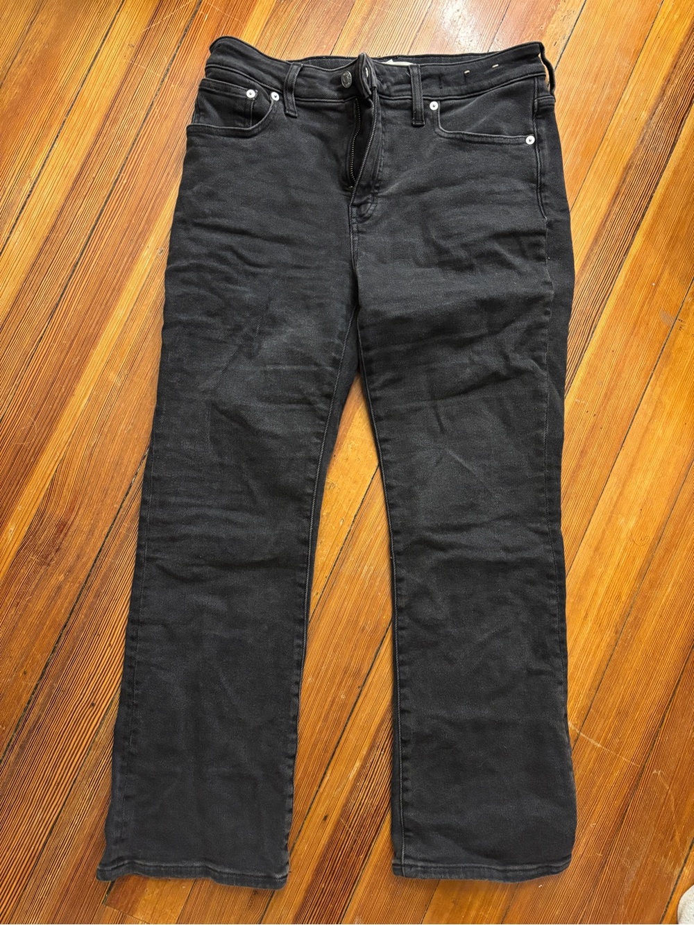 Madewell Curvy Kick-out Jeans in Washed Black Size 29